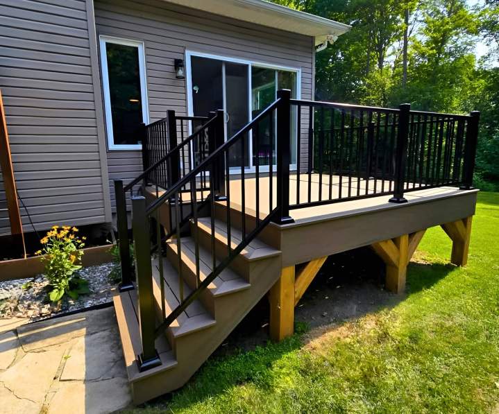 Patio en composite  Sainte-Sophie