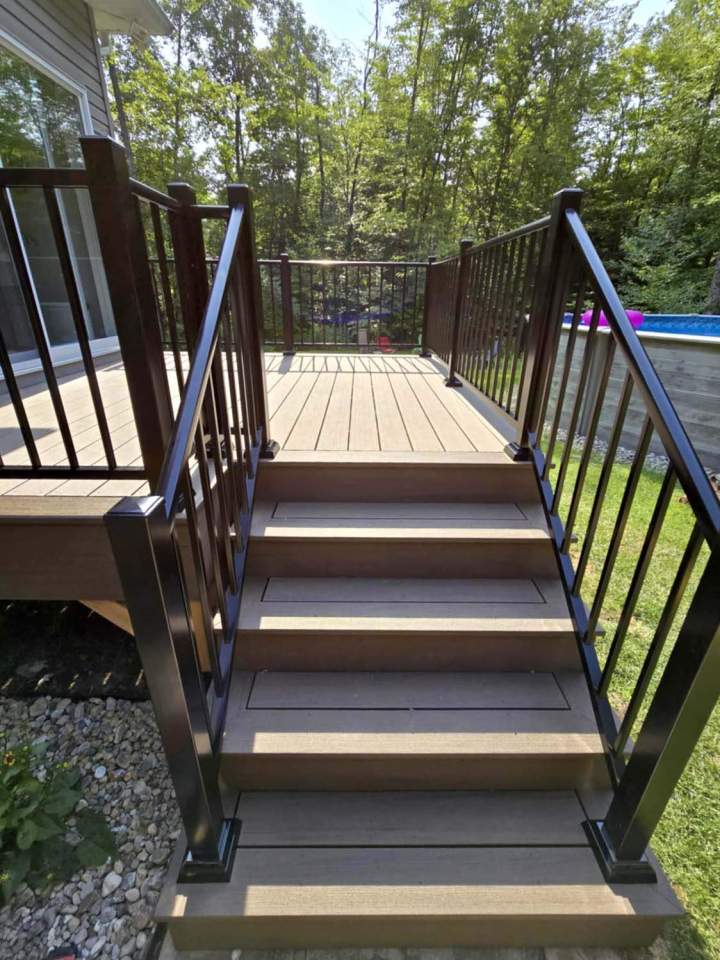 Patio en composite, Mirabel